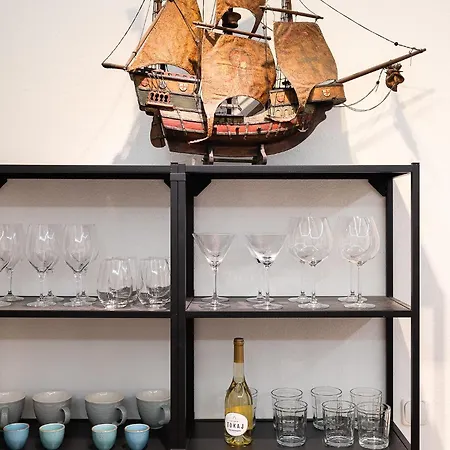 Aviator In The Center *