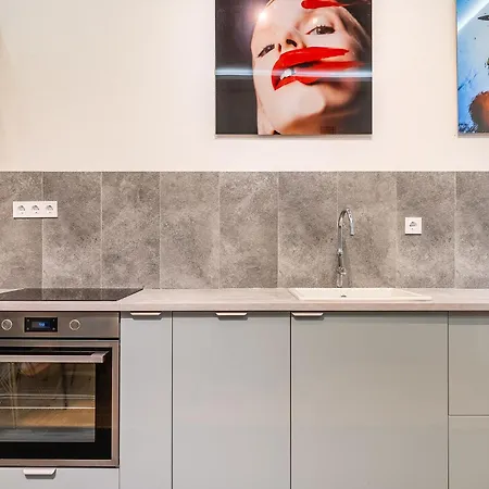 Aviator In The Center Budapeşte