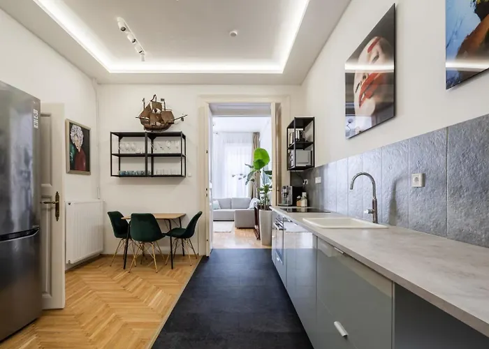 Aviator In The Center Apartment *