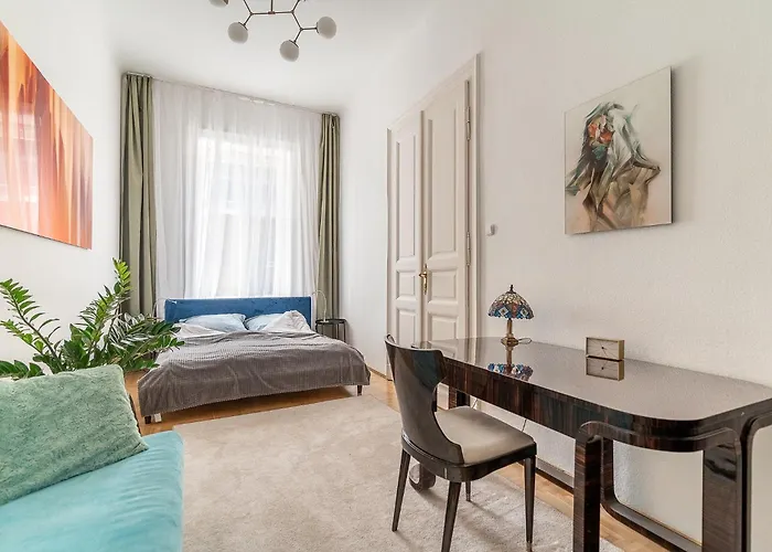 Aviator In The Center Apartament